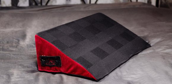 Подушка Donna 18+ Подушка Donna 18+